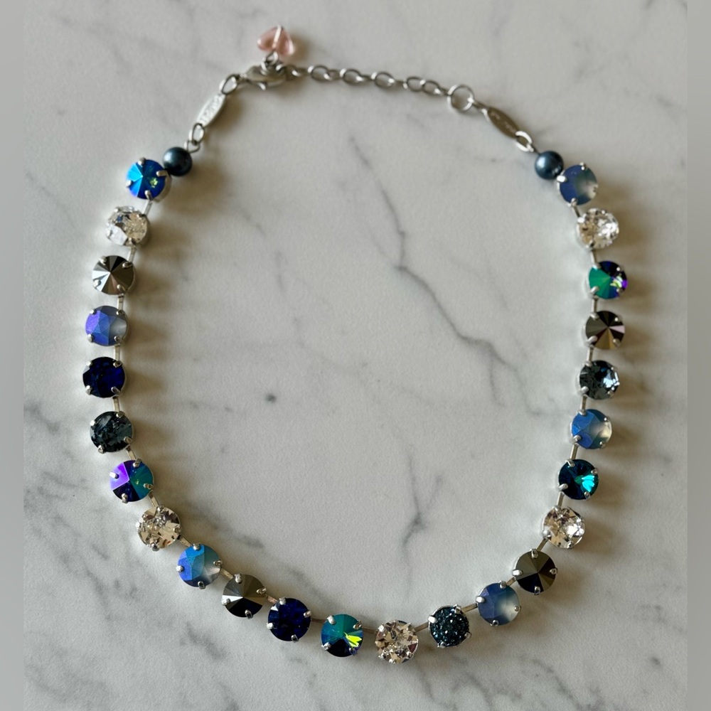 Contemplative Sabika Manhattan Choker